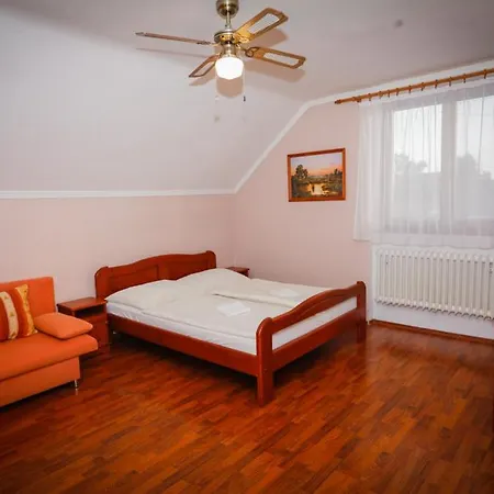 Sungarden-velky Meder Bed & Breakfast Velky Meder