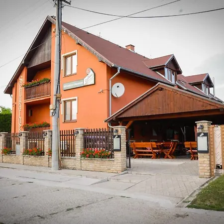 Bed & Breakfast Sungarden-velky Meder *